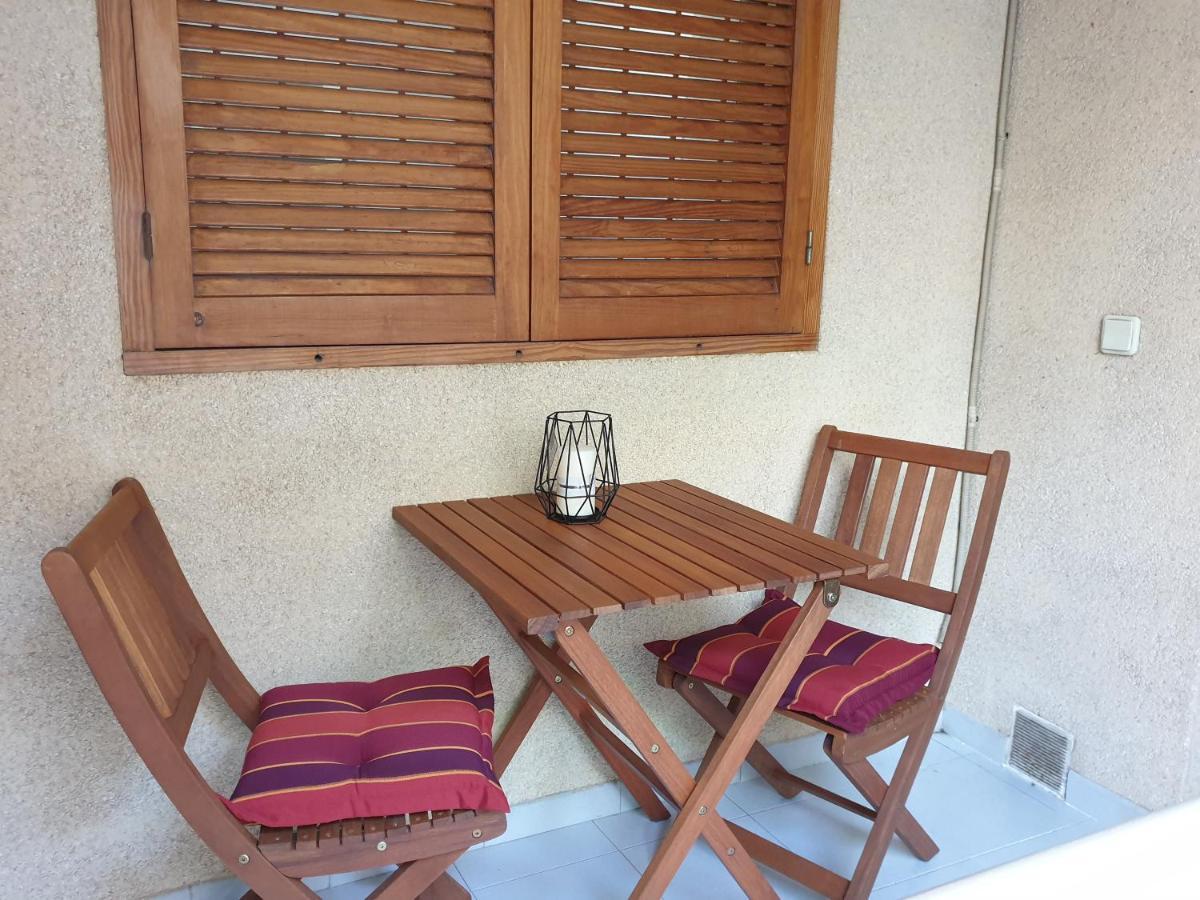 Lovely Apart 3 Minutes To The Beach Торевьиа Экстерьер фото
